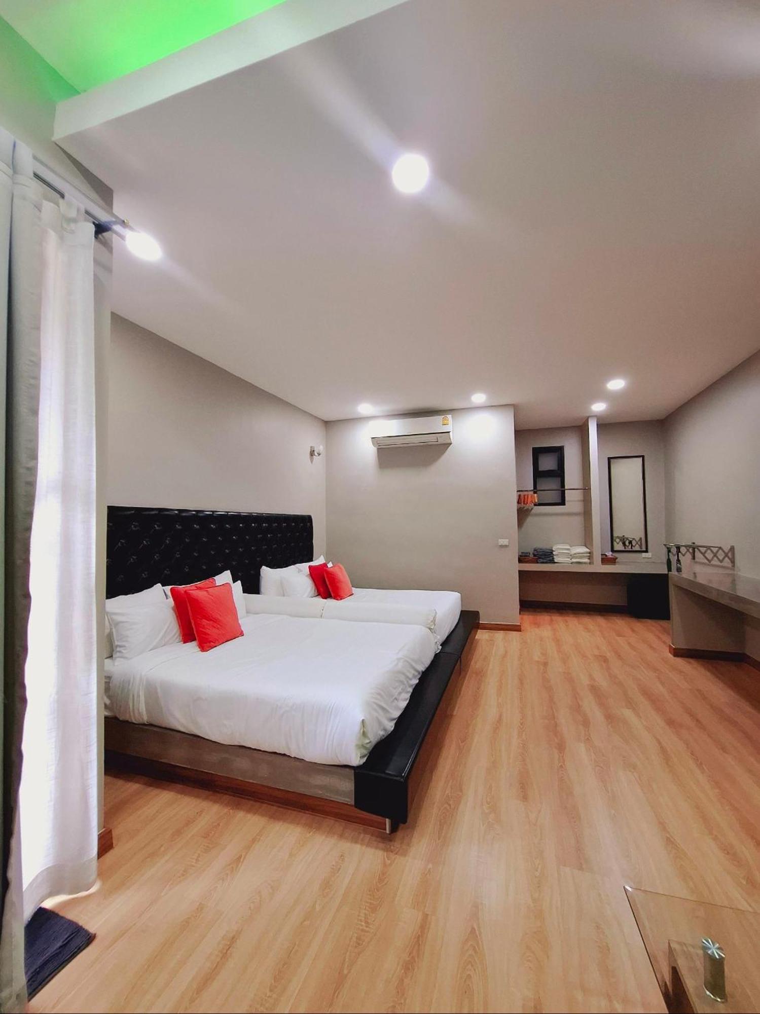 Sawasdee​ Buriram​ Resort Rom bilde